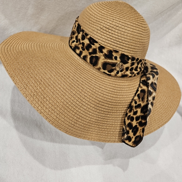 Adrienne Vittadini Accessories - Adrienne Vittadini Strae Hat with Leopard Print Band